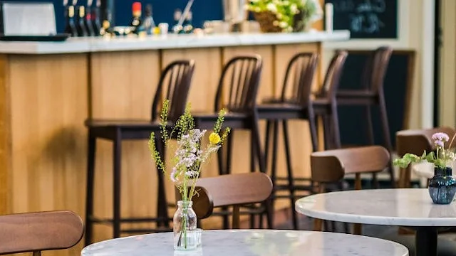 Дизайн маленького бару: поради для оптимізації простору