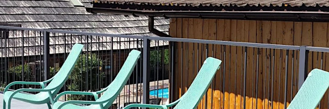 Шезлонги для готелю, SPA, аквапарку: Як вибрати лежаки - гід HoReCa